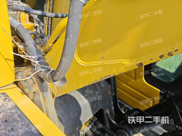 大臂根部 斜视(工作和回转装置) 大臂根部 斜视(工作和回转装置)