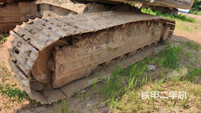 左側(cè)履帶整體?(行走機(jī)構(gòu)) 左側(cè)履帶整體?(行走機(jī)構(gòu))