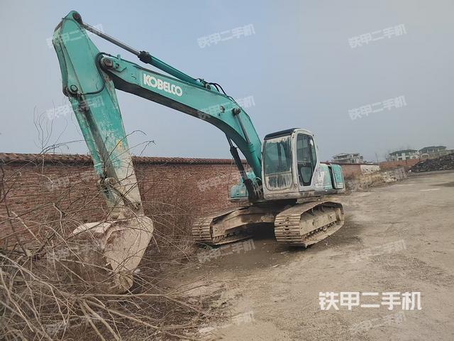 神鋼SK210LC挖掘機(jī)