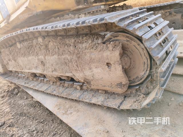 單側(cè)履帶整體（整機(jī)外觀）