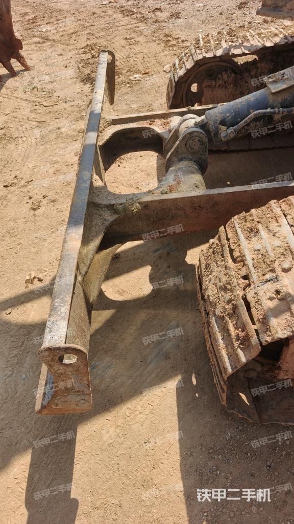 轉(zhuǎn)盤和下車架正前（工作和回轉(zhuǎn)裝置）