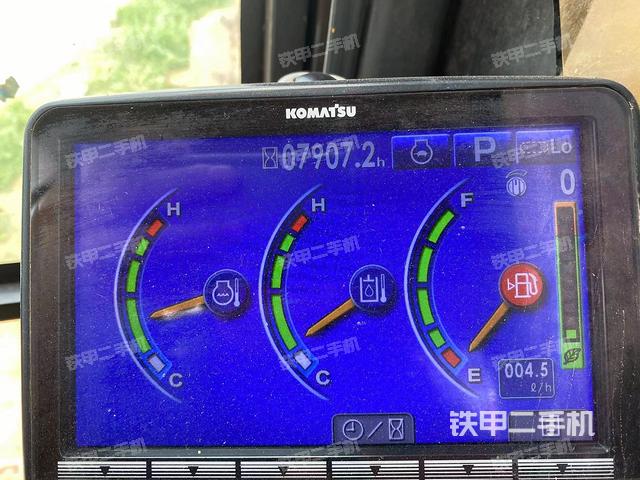 座椅右侧控制台/钥匙门/油门/含右手柄(驾驶室部分) 座椅右侧控制台/钥匙门/油门/含右手柄(驾驶室部分)