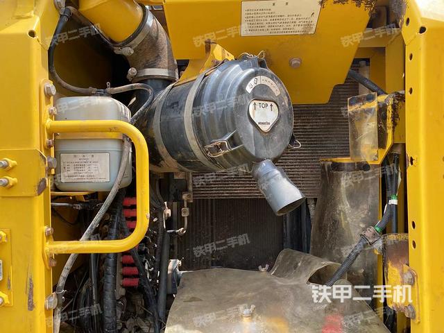 散热器正面(大件舱室) 散热器正面(大件舱室)