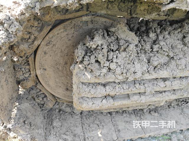 右导向轮(行走机构) 右导向轮(行走机构)