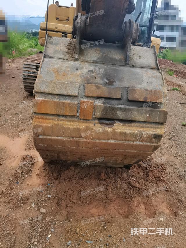 铲斗45度(工作和回转装置) 铲斗45度(工作和回转装置)