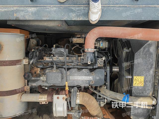 發(fā)動機整體俯視(整機外觀) 發(fā)動機整體俯視(整機外觀)