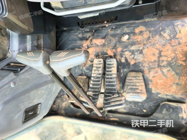 后窗玻璃角标(驾驶室部分) 后窗玻璃角标(驾驶室部分)