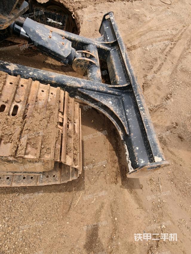 轉(zhuǎn)盤和下車架正前（工作和回轉(zhuǎn)裝置）