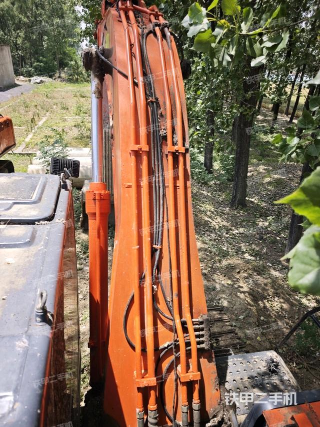 大臂背部俯視（工作和回轉(zhuǎn)裝置）