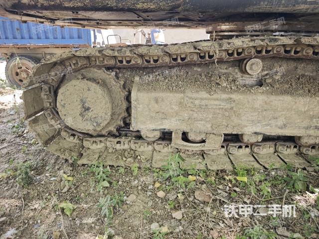 左驅(qū)動輪（行走機構(gòu)）