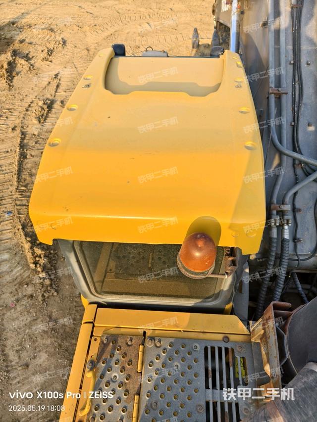 駕駛室頂部（整機(jī)外觀）