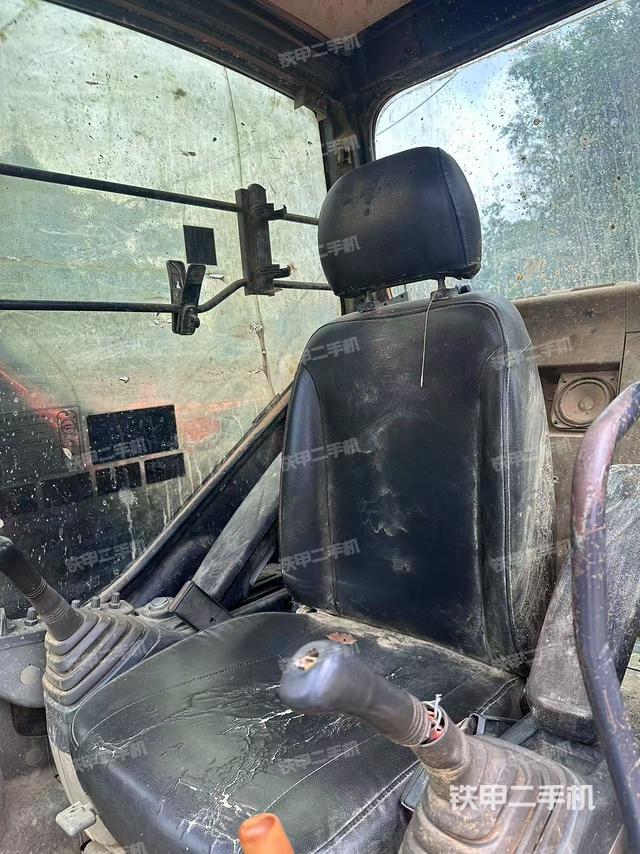 駕駛室整體（整機(jī)外觀）