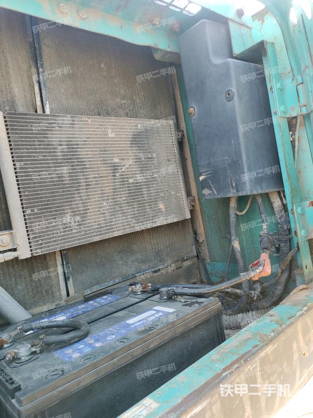 散熱器正面(大件艙室) 散熱器正面(大件艙室)