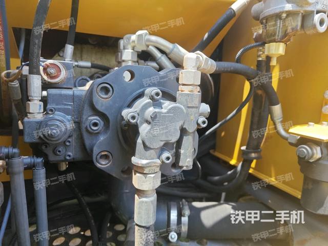 液壓泵斜45?右(大件艙室) 液壓泵斜45?右(大件艙室)