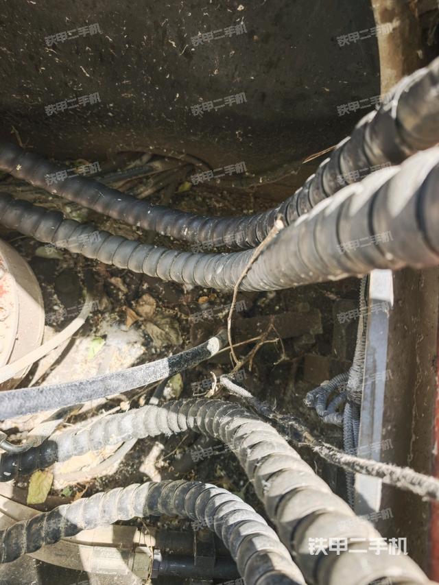 回轉(zhuǎn)馬達（上車部件）