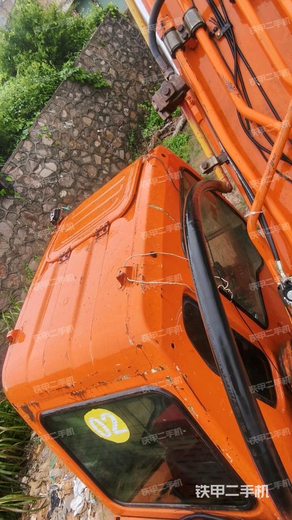 驾驶室顶部俯视(上车部件) 驾驶室顶部俯视(上车部件)