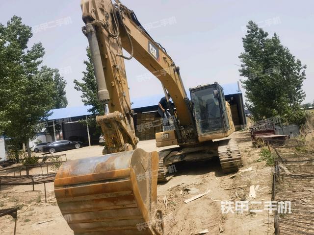 卡特彼勒新一代CAT?323 液壓挖掘機(jī)