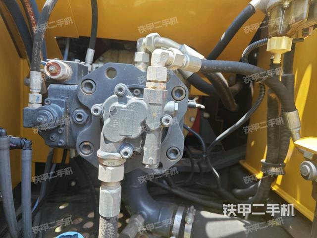 液壓泵斜45?左(大件艙室) 液壓泵斜45?左(大件艙室)