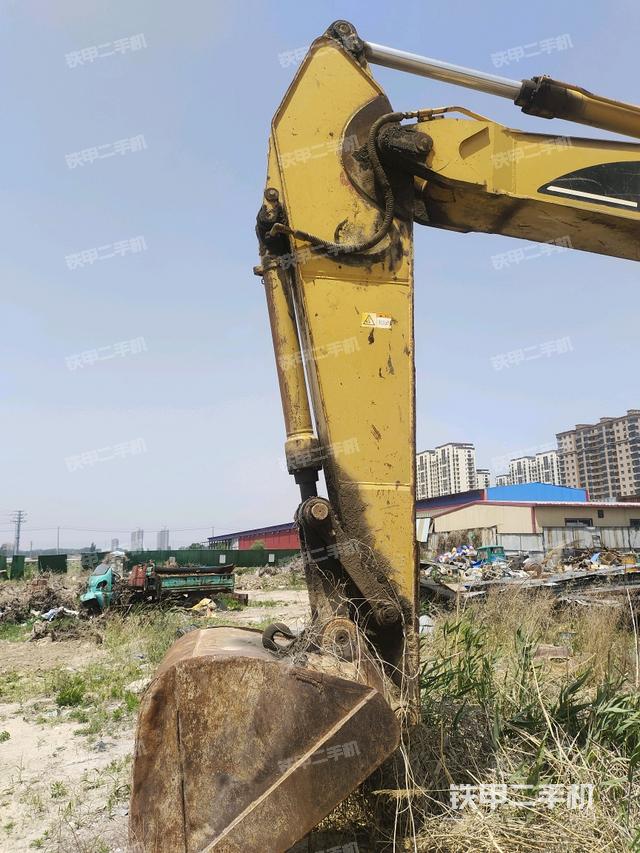 小臂整体左后（工作和回转装置）