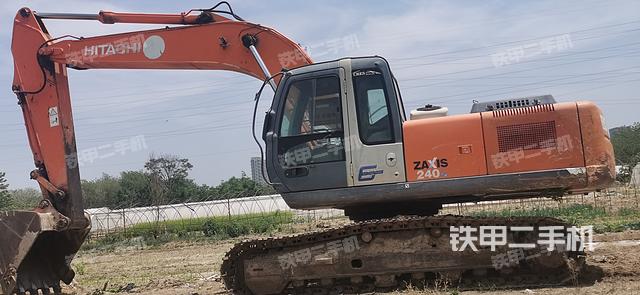 日立EX240-3挖掘機(jī)