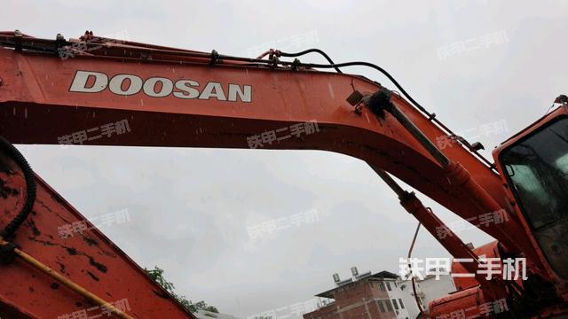 大臂整体 右侧(工作和回转装置) 大臂整体 右侧(工作和回转装置)