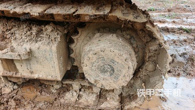 左驱动轮(行走机构) 左驱动轮(行走机构)