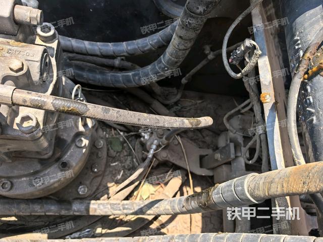 中央回转接头特写（上车部件）