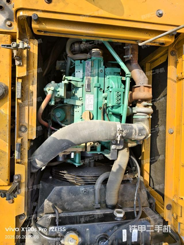 發(fā)動機整體俯視(整機外觀) 發(fā)動機整體俯視(整機外觀)