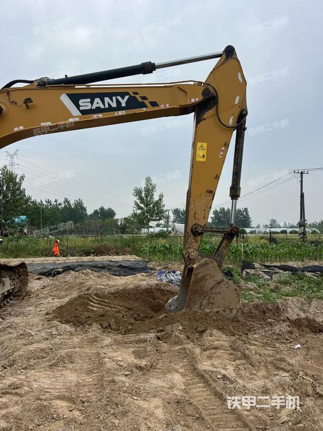 大臂整体 右侧（工作和回转装置）