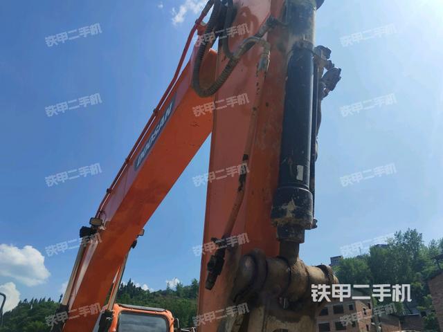 小臂整体左后（工作和回转装置）