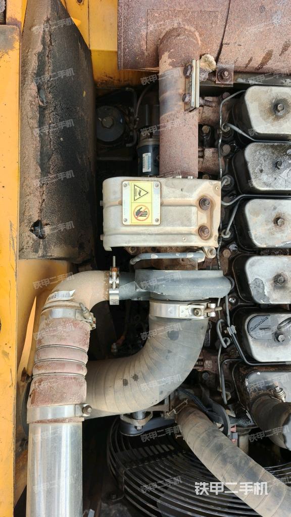 气门室盖螺丝特写(上车部件) 气门室盖螺丝特写(上车部件)