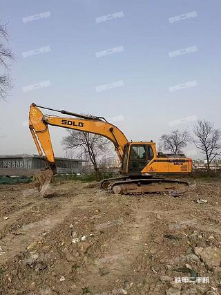 山东临工E6250F挖掘机实拍图片