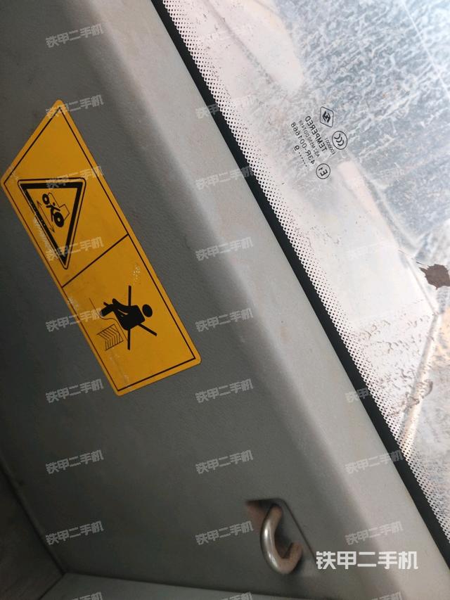 后窗玻璃角标(驾驶室部分) 后窗玻璃角标(驾驶室部分)