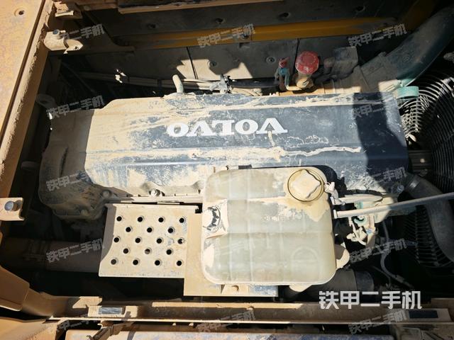 發(fā)動機整體俯視(整機外觀) 發(fā)動機整體俯視(整機外觀)