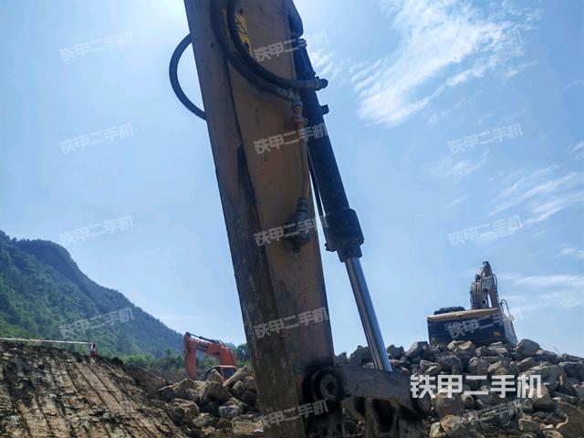 小臂整體右前(工作和回轉(zhuǎn)裝置) 小臂整體右前(工作和回轉(zhuǎn)裝置)