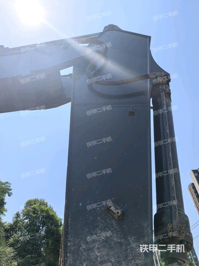 小臂整体右前（工作和回转装置）