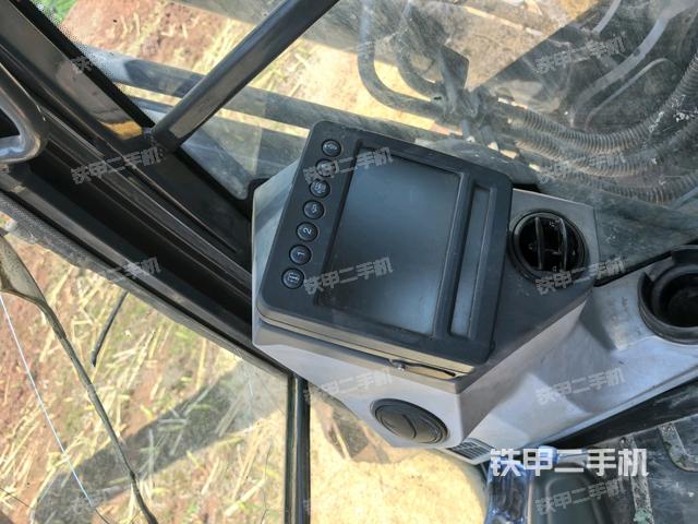 座椅右侧控制台/钥匙门/油门/含右手柄（驾驶室部分）