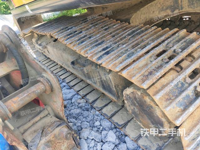 右側(cè)履帶整體(行走機構(gòu)) 右側(cè)履帶整體(行走機構(gòu))