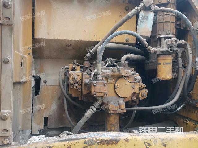 液壓泵斜45?左(大件艙室) 液壓泵斜45?左(大件艙室)