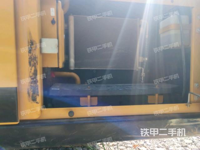 散熱器正面(大件艙室) 散熱器正面(大件艙室)