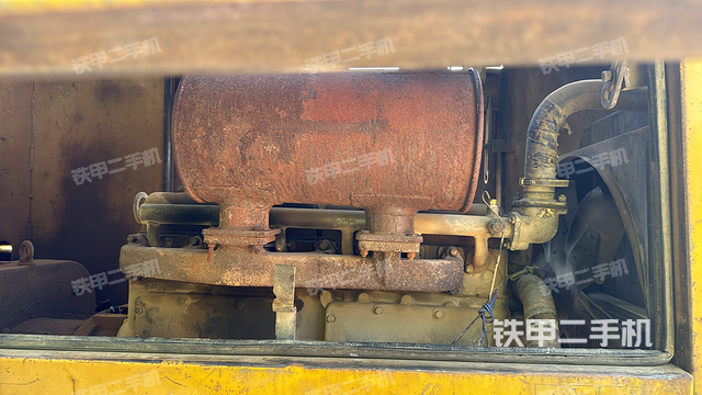 發(fā)動機右側（整機外觀及大件）