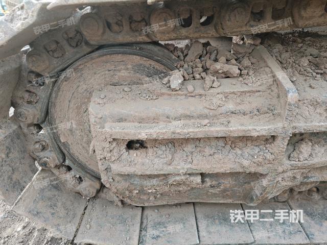 右导向轮(行走机构) 右导向轮(行走机构)