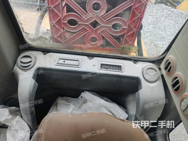 座椅后部(駕駛室部分) 座椅后部(駕駛室部分)