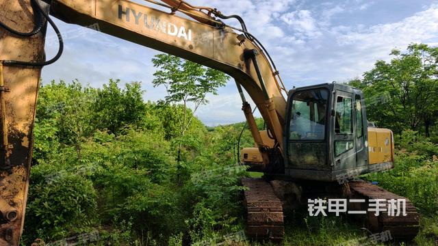 現(xiàn)代R215-7C挖掘機(jī)