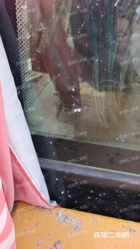 后窗玻璃角標(biāo)（駕駛室部分）