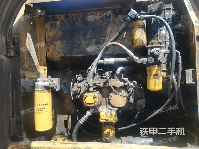 液壓泵斜45?右(大件艙室) 液壓泵斜45?右(大件艙室)