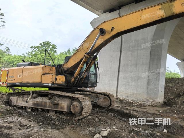 現(xiàn)代R335LC-7挖掘機(jī)