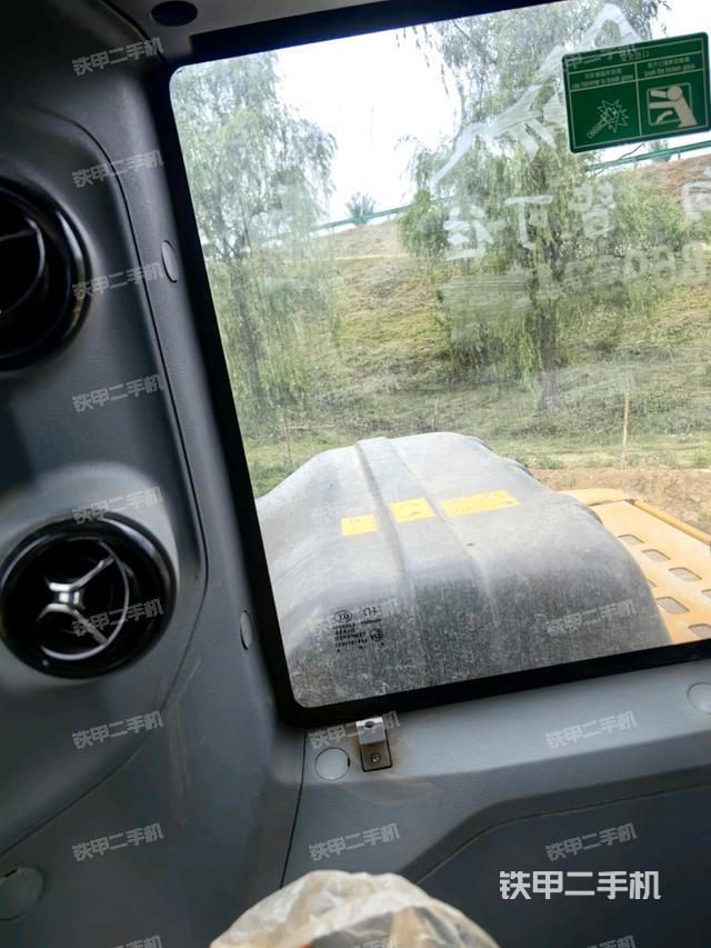 后窗玻璃角标(驾驶室部分) 后窗玻璃角标(驾驶室部分)