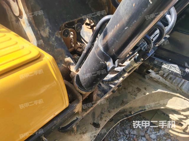 小臂整體右前(工作和回轉(zhuǎn)裝置) 小臂整體右前(工作和回轉(zhuǎn)裝置)