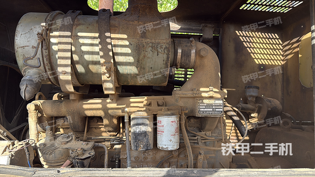 發(fā)動機左側（整機外觀及大件）